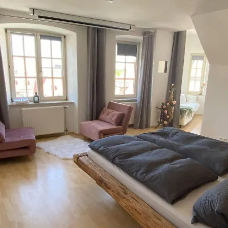 Room in Apartment - Schlafen Wie Prinzessinnen In Kemptens Schlosschen-2