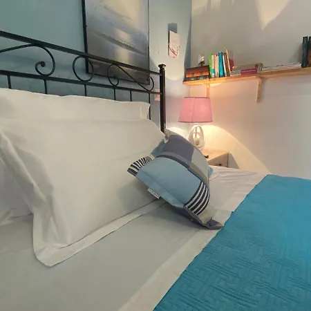 Iola Rooms - Q9416-2