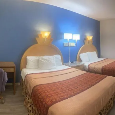 Travelodge By Wyndham Junction City-2