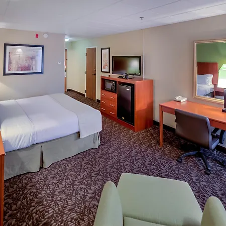 Quality Inn & Suites Downtown Mansfield-2