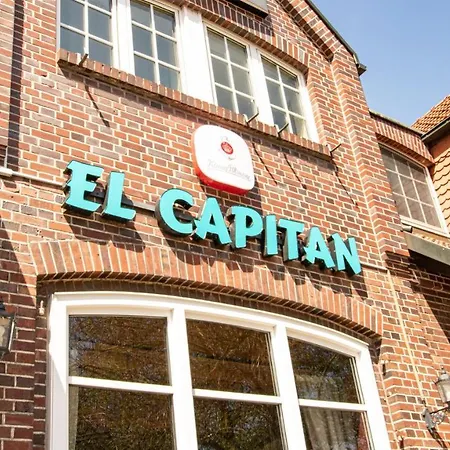 El Capitan das Schwimmbad Hotel-3