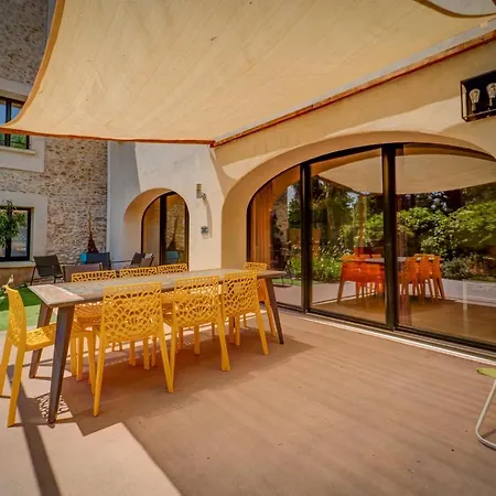 Gîte Imagine Roussillon Résidence Privée avec Piscine - 8 personnes-2