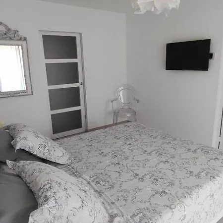 LA MAISON DE MARIE A 8 mn des plages-3