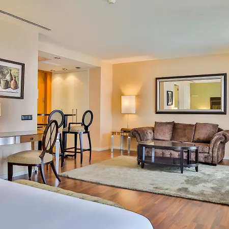 Hotel 525-2