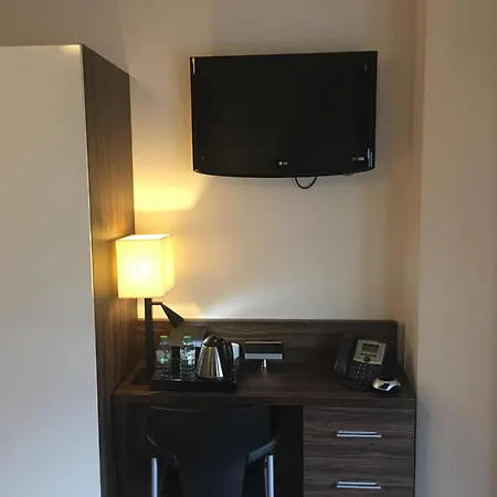 Simply Rooms & Suites-3
