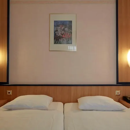 Hotel Crystal-3