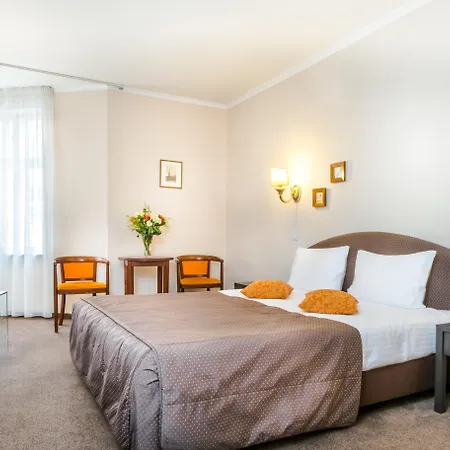 Hotel Bookquet-2
