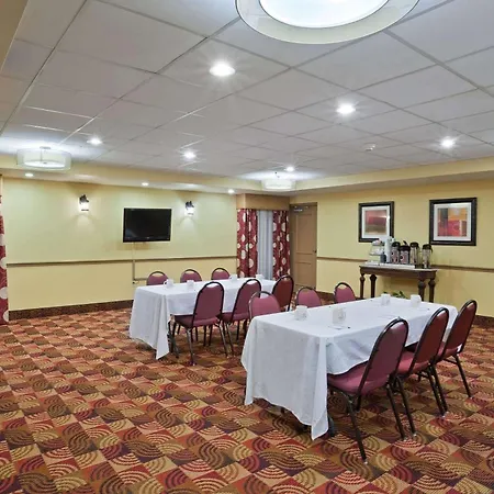 La Quinta By Wyndham Salina-3