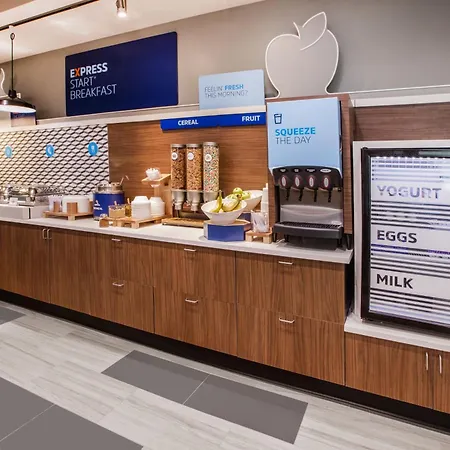 Holiday Inn Express Hotel & Suites Meadowlands Area By Ihg-2