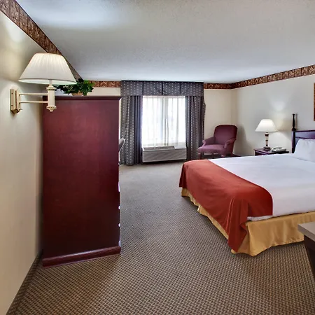 Best Western Watertown Inn & Suites-2