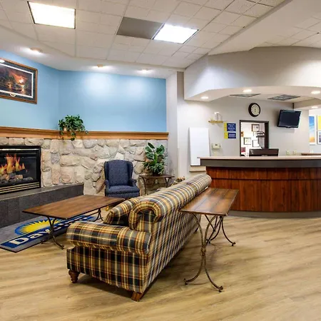 Days Inn By Wyndham Marquette-2