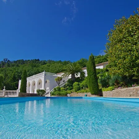 Magnifique Chambre Immense Terrasse Spa Jacuzzi Prive-3