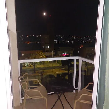 Apto 408, Aeroporto 14km, com wi-fi, self check-in e varandinha-3