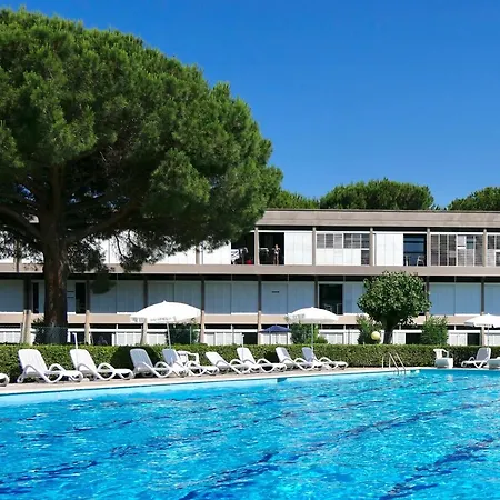Apartment 4 Beds With Private Outdoor Area In Residence With Swimming-Pool In Marina Di Bibbona, Only 300 Meters From The Beach-2