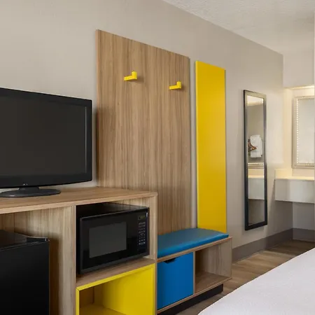 Days Inn By Wyndham Cocoa Beach Port Canaveral-2
