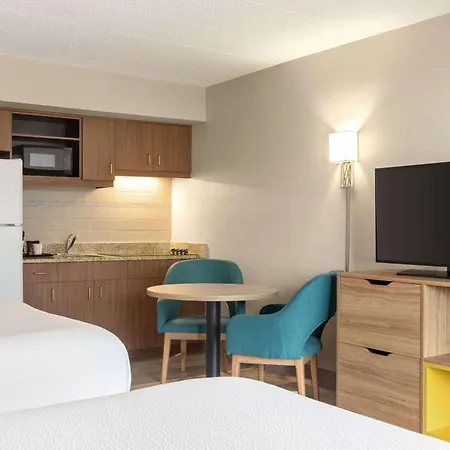 Days Inn By Wyndham Cocoa Beach Port Canaveral-2