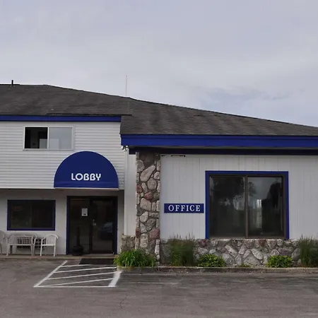 Super 8 By Wyndham Petoskey-2