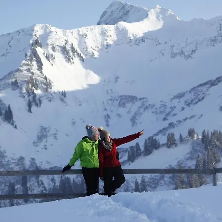 Das alpine Lifestyle Berghotel Madlener-3