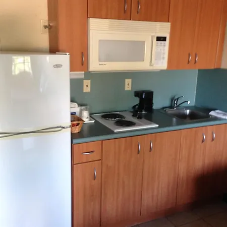 Travelodge Suites By Wyndham Lake Okeechobee-3