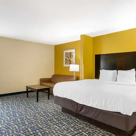 Best Western Plus Brunswick Inn & Suites-2