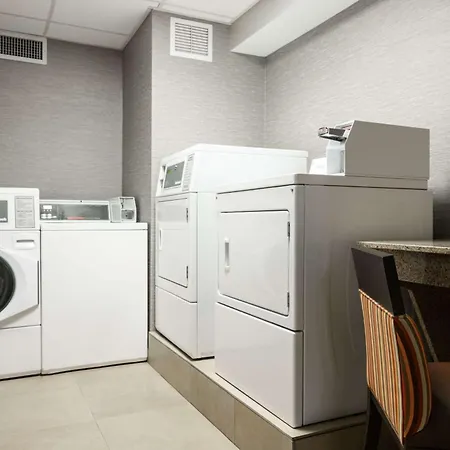 Hampton Inn Evansville Airport-3