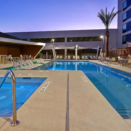 Hampton Inn & Suites Las Vegas Convention Center - No Resort Fee-3