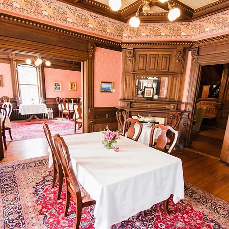 Cedar Crest Inn-2