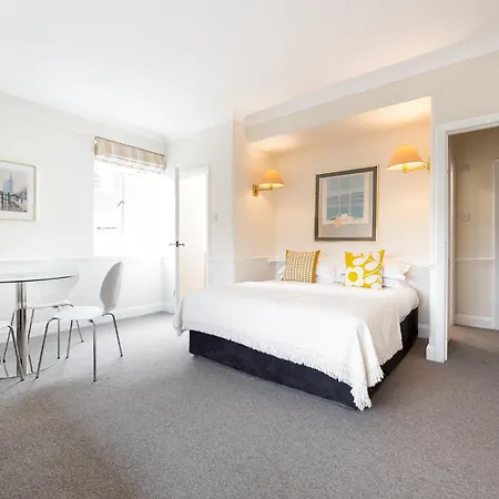Nell Gwynn House Apartment-3