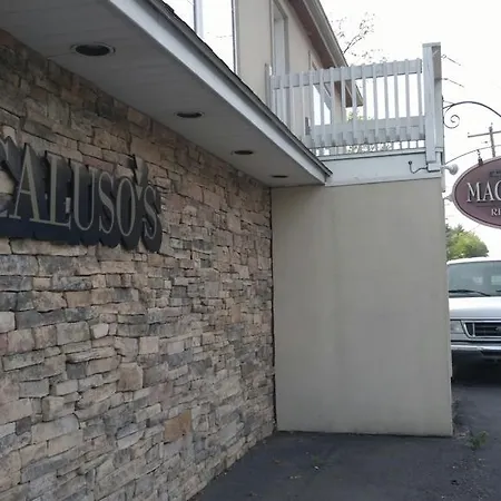 Macaluso'S At The Lantern Lodge-3