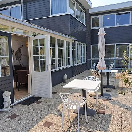 Seehotel Oostkapelle-3