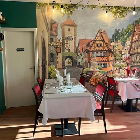 Hôtel Le Pommeil-3