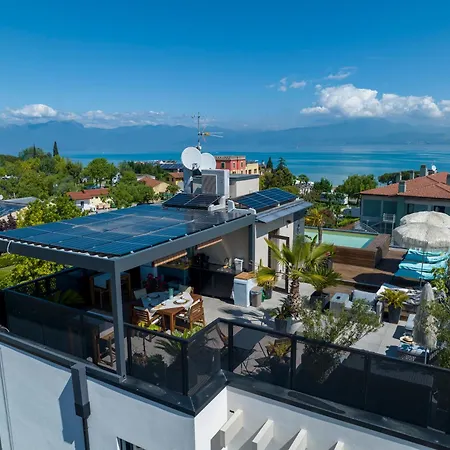 Plaza Lago Di Garda Rooms - Rooftop, Lakeview & Jacuzzi-3