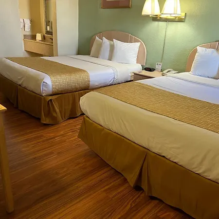 Travelodge By Wyndham Holbrook-3