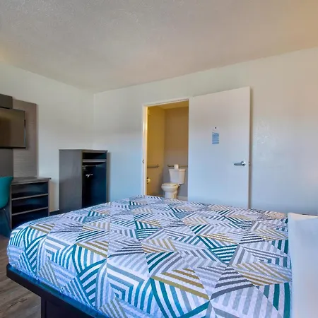 Motel 6 Santa Fe-2