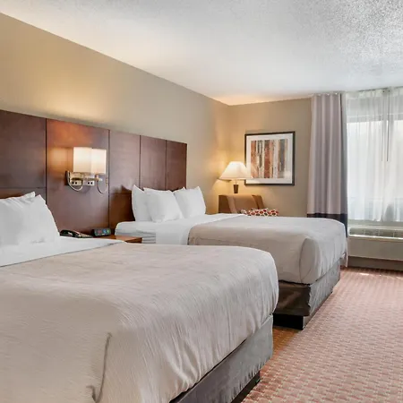 Quality Inn Saint Ignace I-75-3