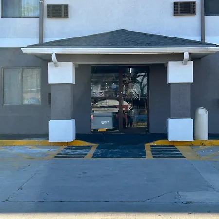 Rodeway Inn Emporia-2