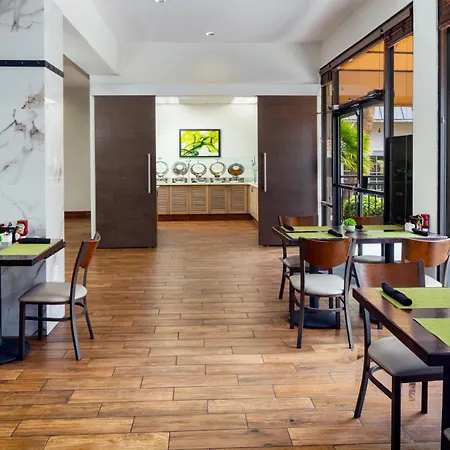 Holiday Inn And Suites Phoenix Airport North By Ihg-3