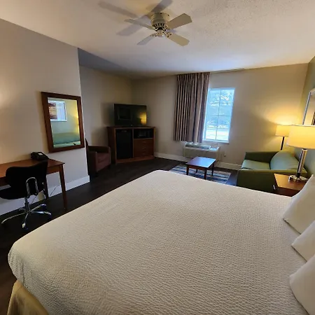 Baymont By Wyndham Mackinaw City-2
