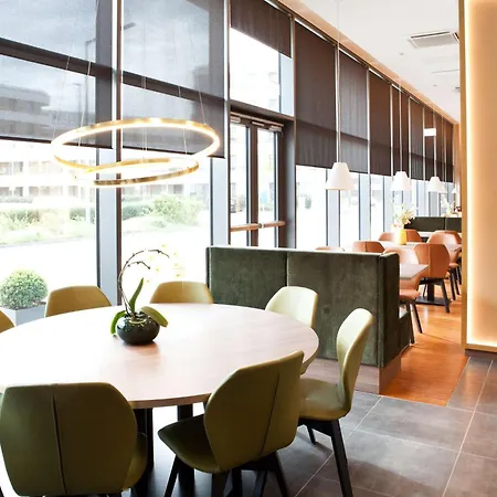 Hampton By Hilton Munich City Center East-2