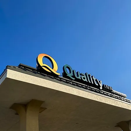Quality Inn Perryville I-55-3