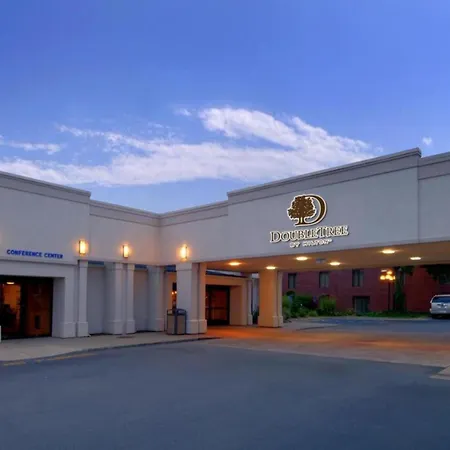 Doubletree By Hilton Hotel Grand Rapids Airport-3