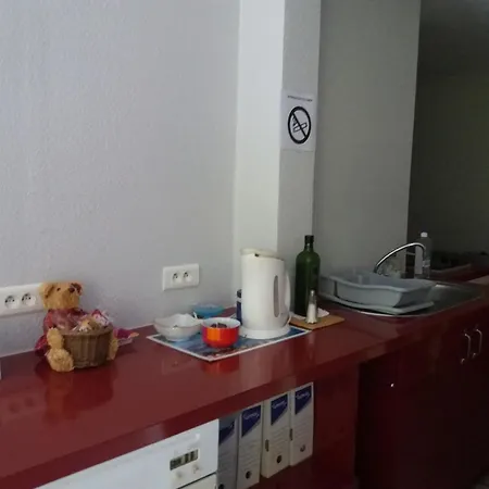 Chambre Dans Maison Avec Piscine Et Cuisine-2