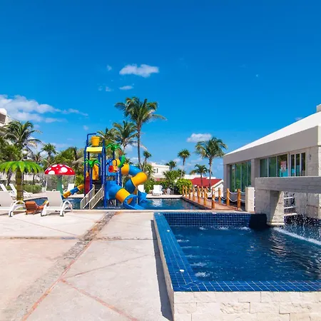 Solymar Condo Beach Resort By Casago-2