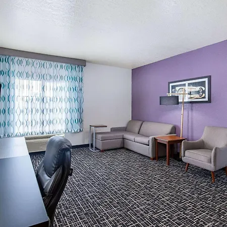 La Quinta By Wyndham Bowling Green-2