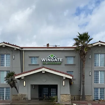 Wingate By Wyndham Galveston Beachfront At The Seawall-3