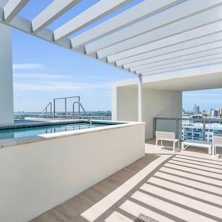 W South Beach Private Luxury Suites-2