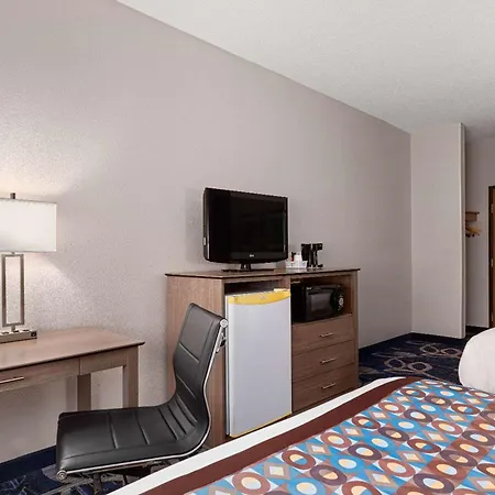 Baymont By Wyndham Waterloo-2