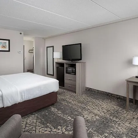 Clarion Hotel & Convention Center Joliet-3