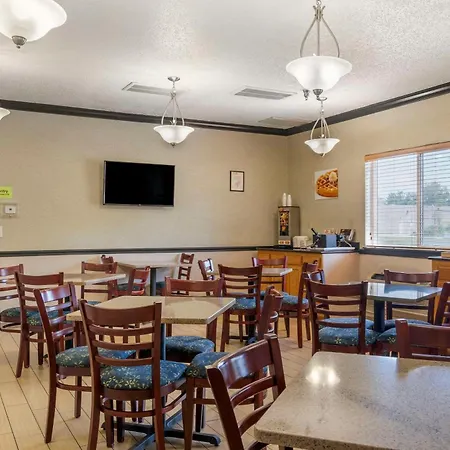Quality Inn & Suites Delaware South-3
