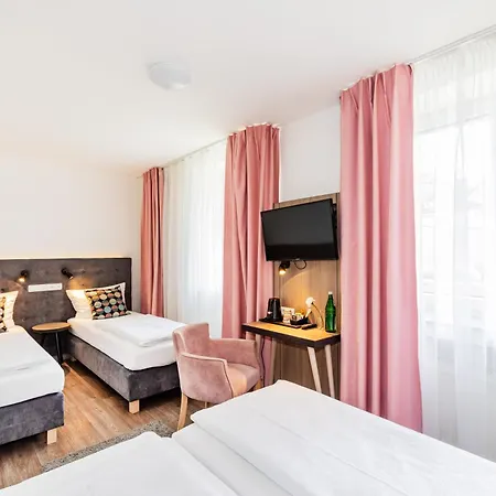 Home Hotel-2